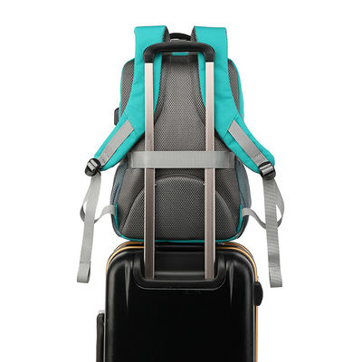 15.6 pulgadas Slim Bolsas de viaje portátiles mochilas con puerto de carga USB