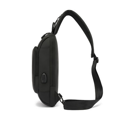 Bolso de hombro poliéster unisex inverso, bolso casual negro con bolsillo trasero.